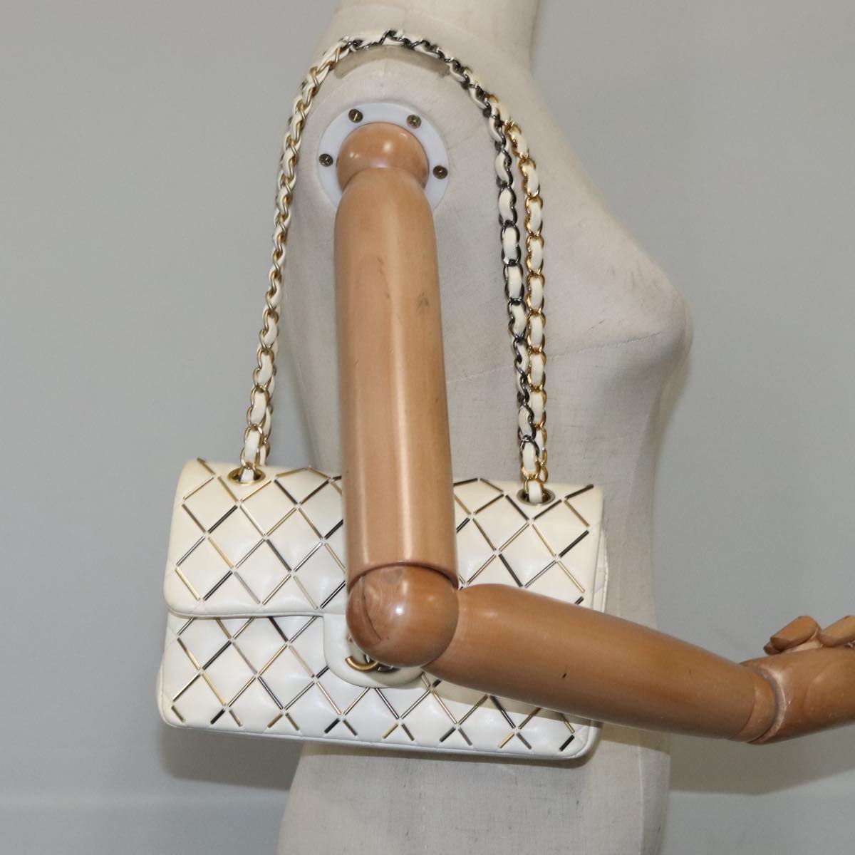 CHANEL Matelasse Chain Shoulder Bag Lamb Skin White CC PP140A