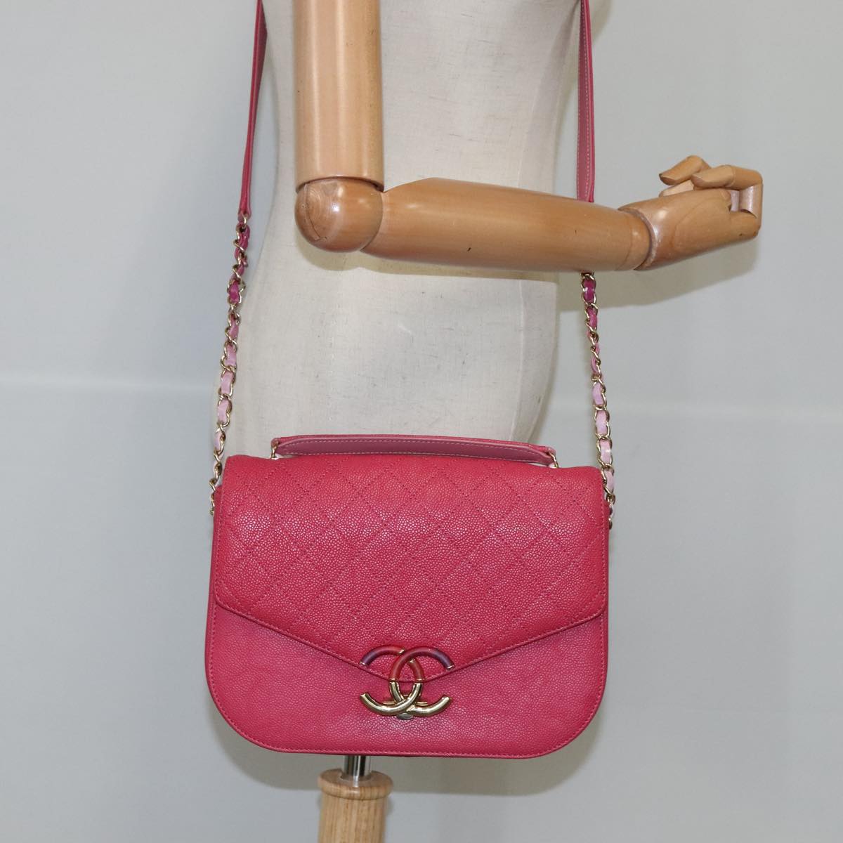 CHANEL Matelasse Chain Shoulder Bag Caviar Skin Pink CC PP143A