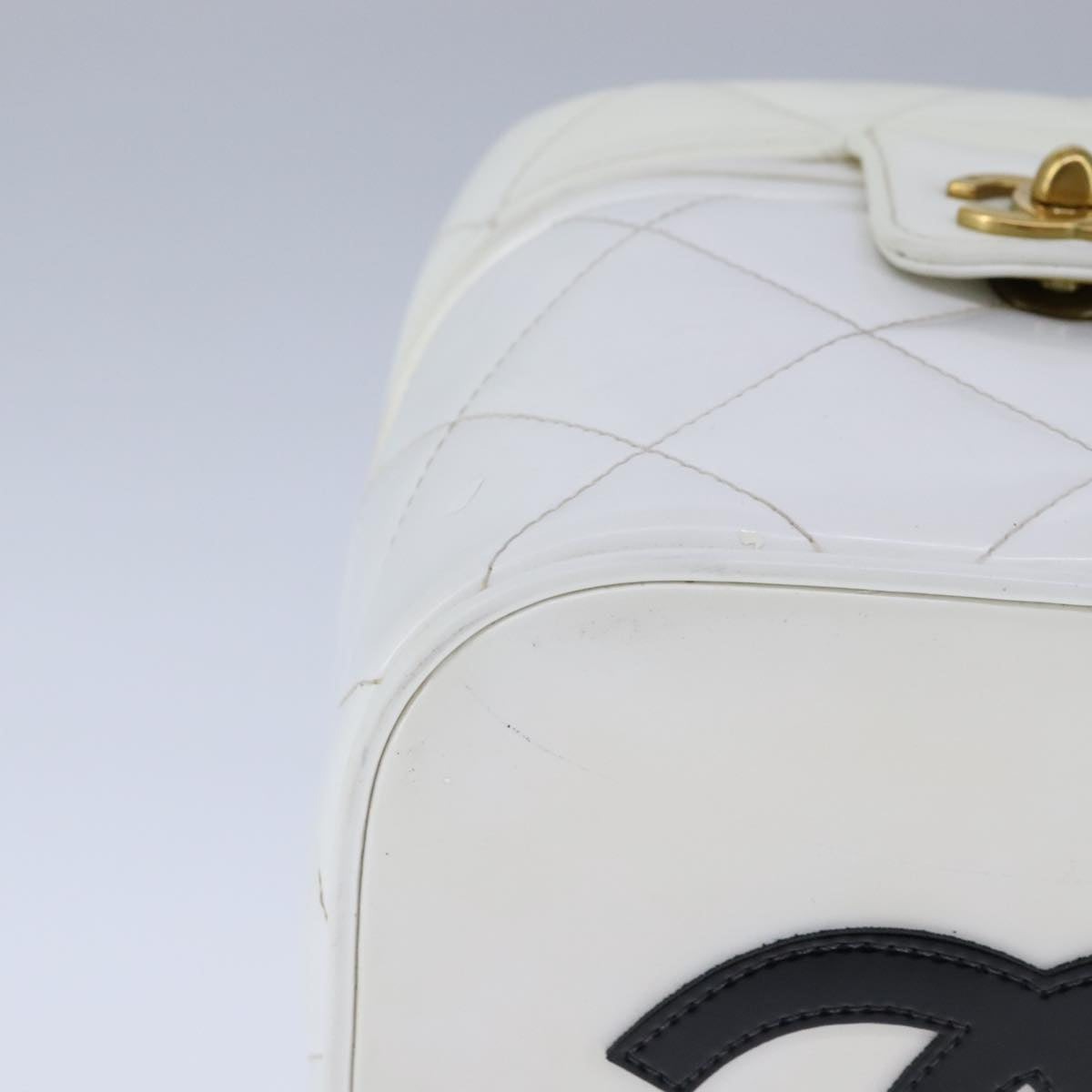 CHANEL Matelasse Vanity Cosmetic Pouch Patent leather White Gold CC PP147