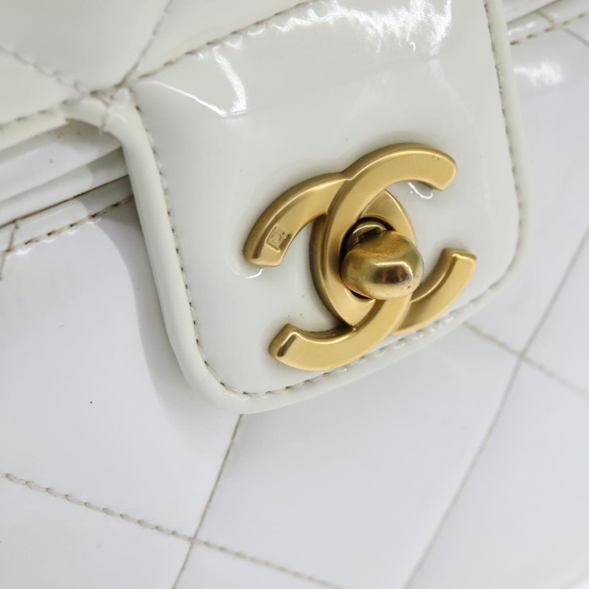 CHANEL Matelasse Vanity Cosmetic Pouch Patent leather White Gold CC PP147
