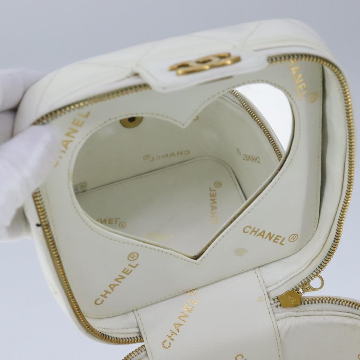 CHANEL Matelasse Vanity Cosmetic Pouch Patent leather White Gold CC PP147