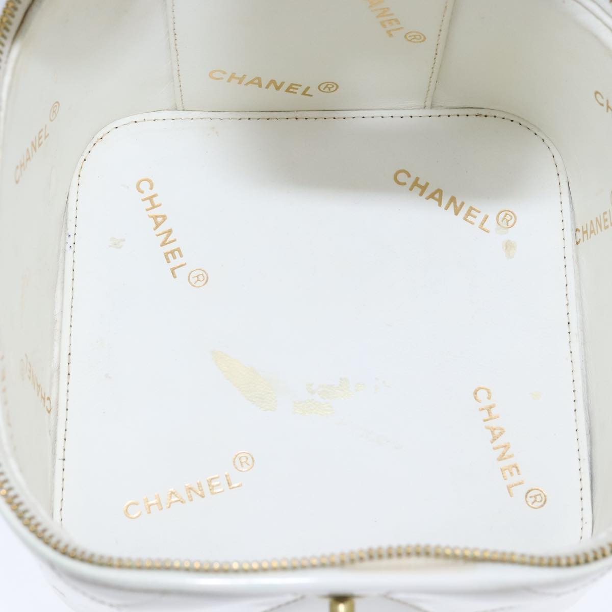 CHANEL Matelasse Vanity Cosmetic Pouch Patent leather White Gold CC PP147
