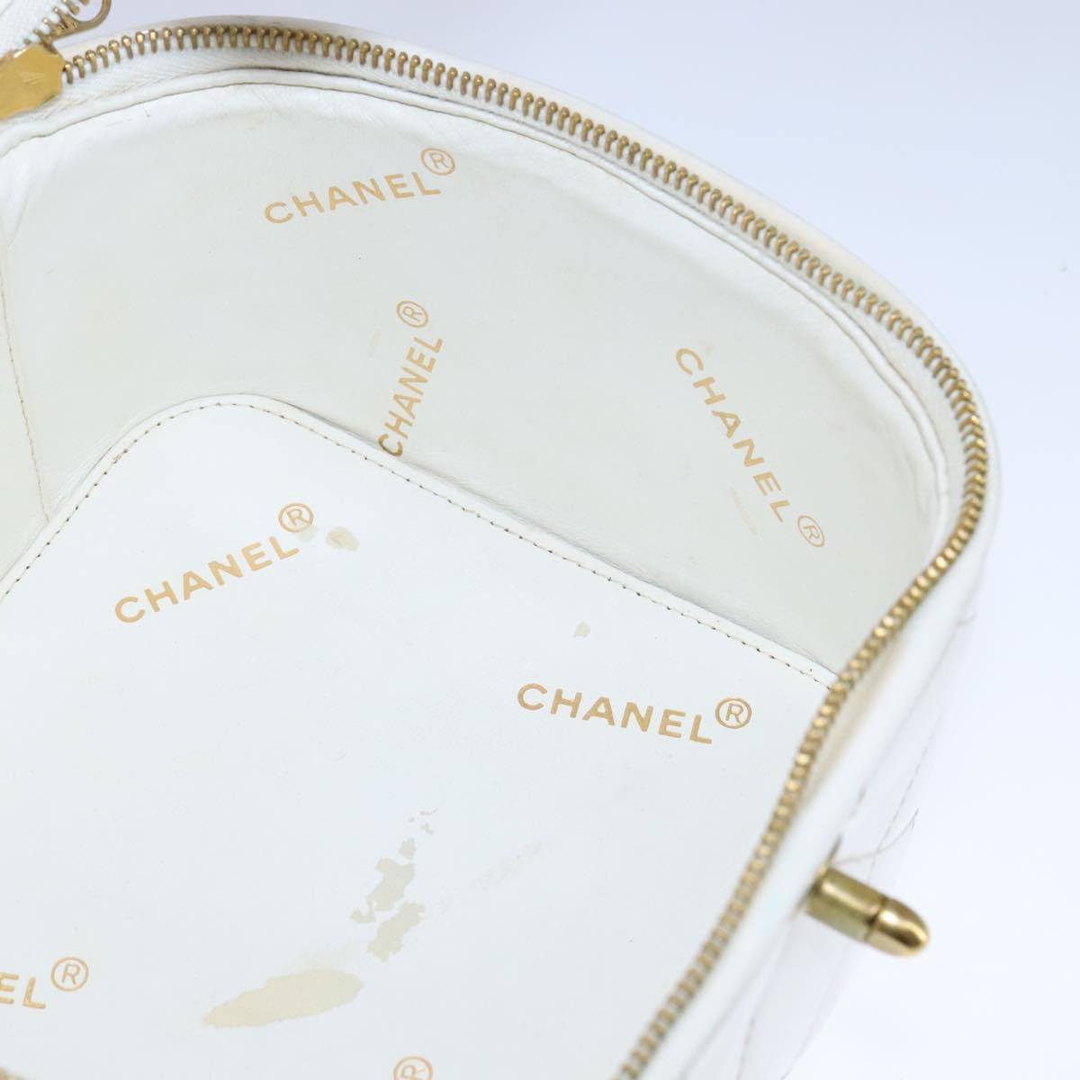 CHANEL Matelasse Vanity Cosmetic Pouch Patent leather White Gold CC PP147