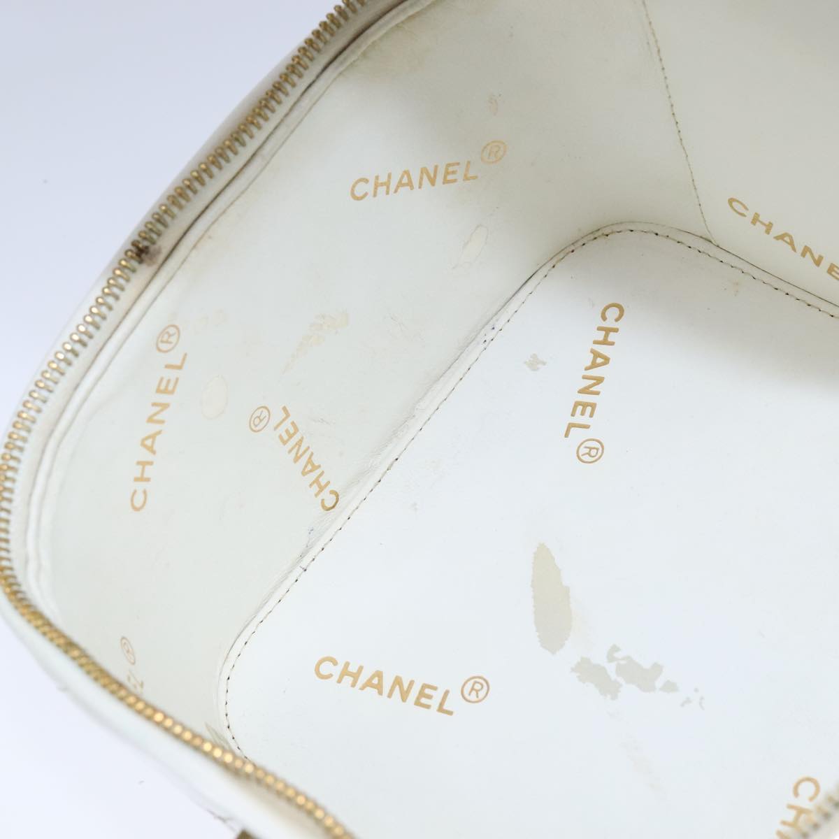 CHANEL Matelasse Vanity Cosmetic Pouch Patent leather White Gold CC PP147