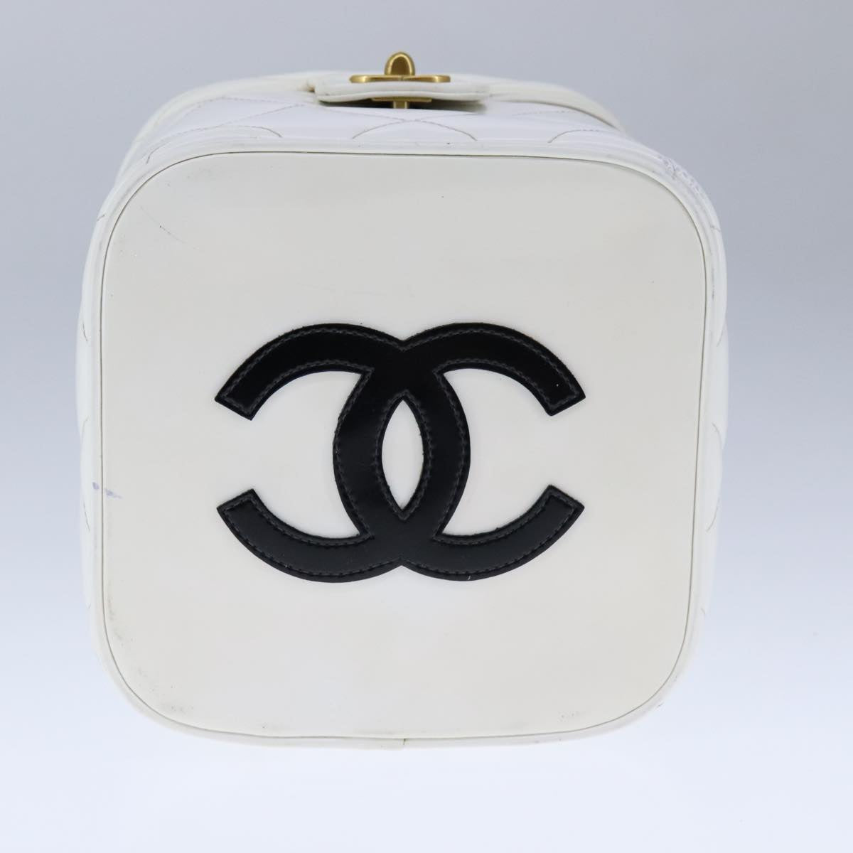 CHANEL Matelasse Vanity Cosmetic Pouch Patent leather White Gold CC PP147