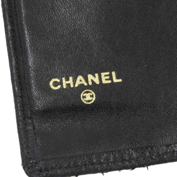 Chanel null Leather 2 in New Condition