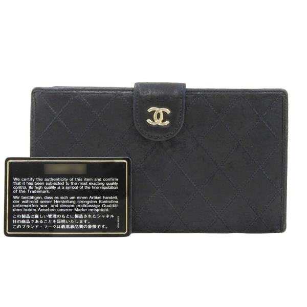 Chanel null Leather 2 in New Condition