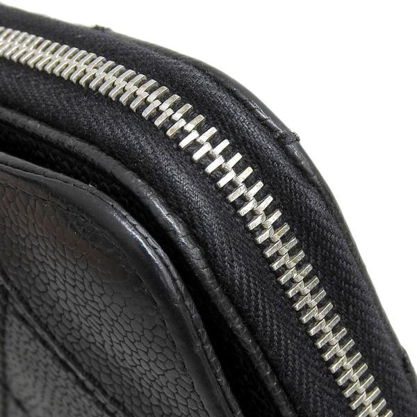Chanel null Leather 10 in New Condition