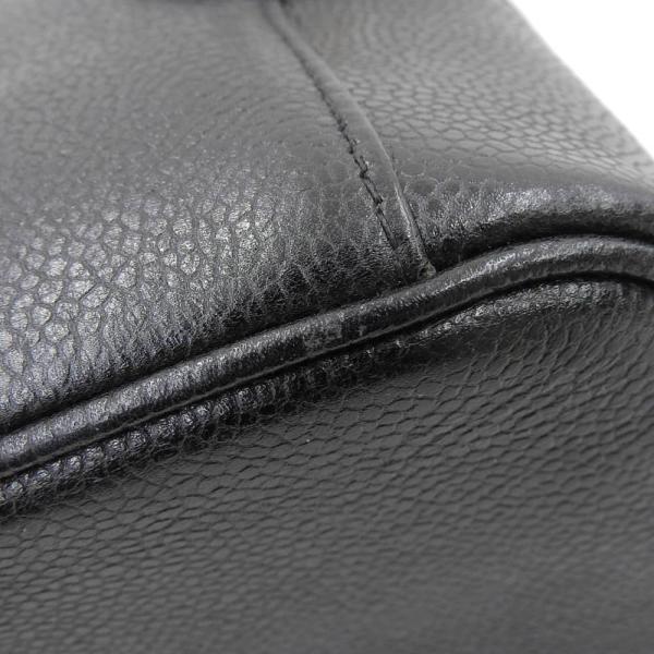 Chanel null Leather Handbag A01997 in New Condition