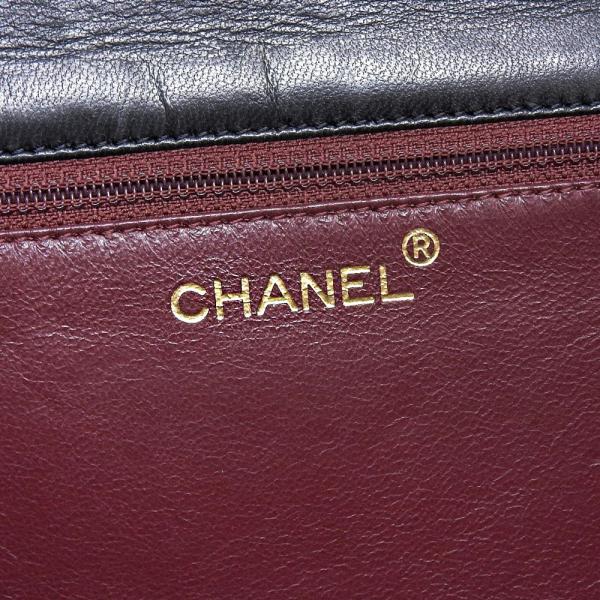 Chanel null Leather Crossbody Bag A03568