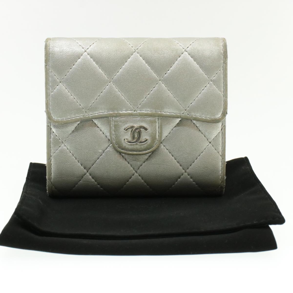 CHANEL Matelasse Bifold Wallet Silver CC cr620