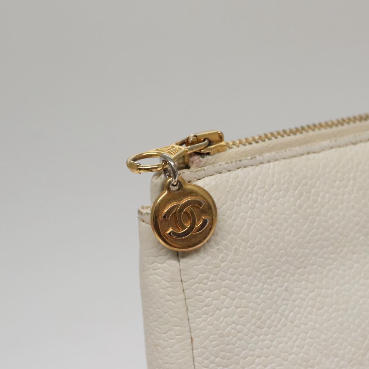 CHANEL Pouch Caviar Skin White Gold CC ti2536