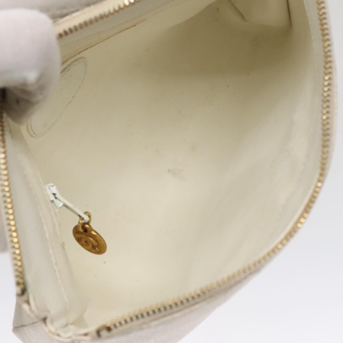 CHANEL Pouch Caviar Skin White Gold CC ti2536