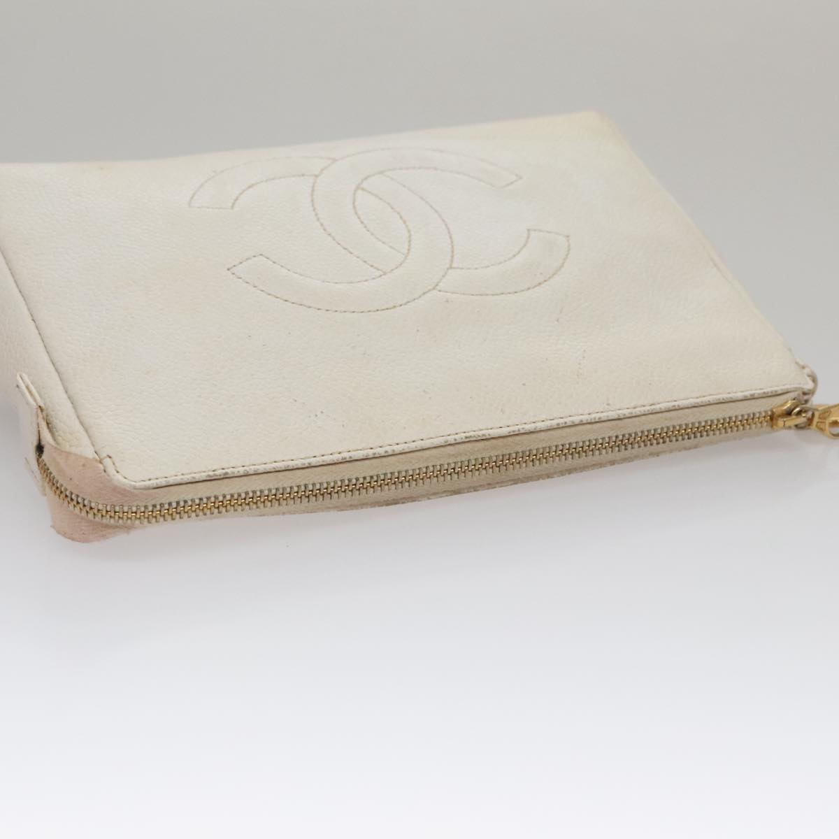 CHANEL Pouch Caviar Skin White Gold CC ti2536