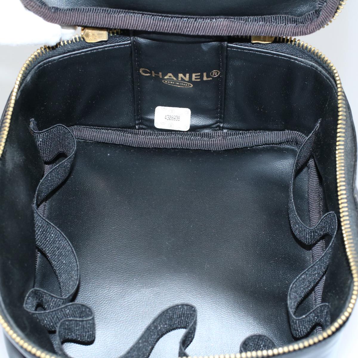 CHANEL Vanity Cosmetic Pouch Patent leather Black CC yb378