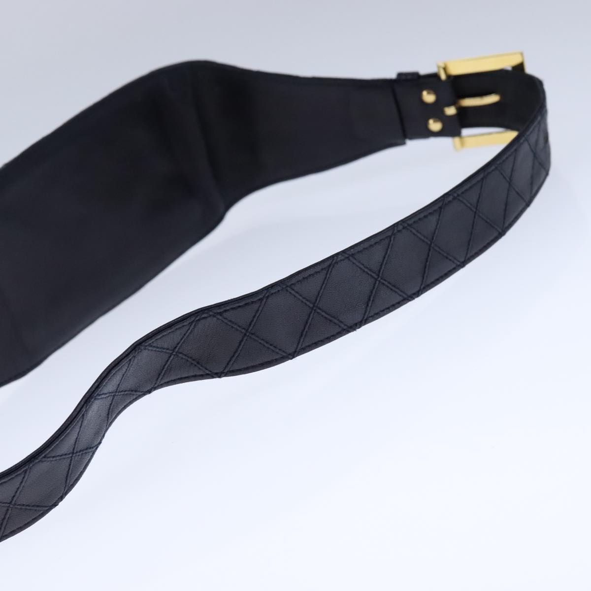 CHANEL Bicolore Waist Pouch Lamb Skin Navy Gold CC yk16227