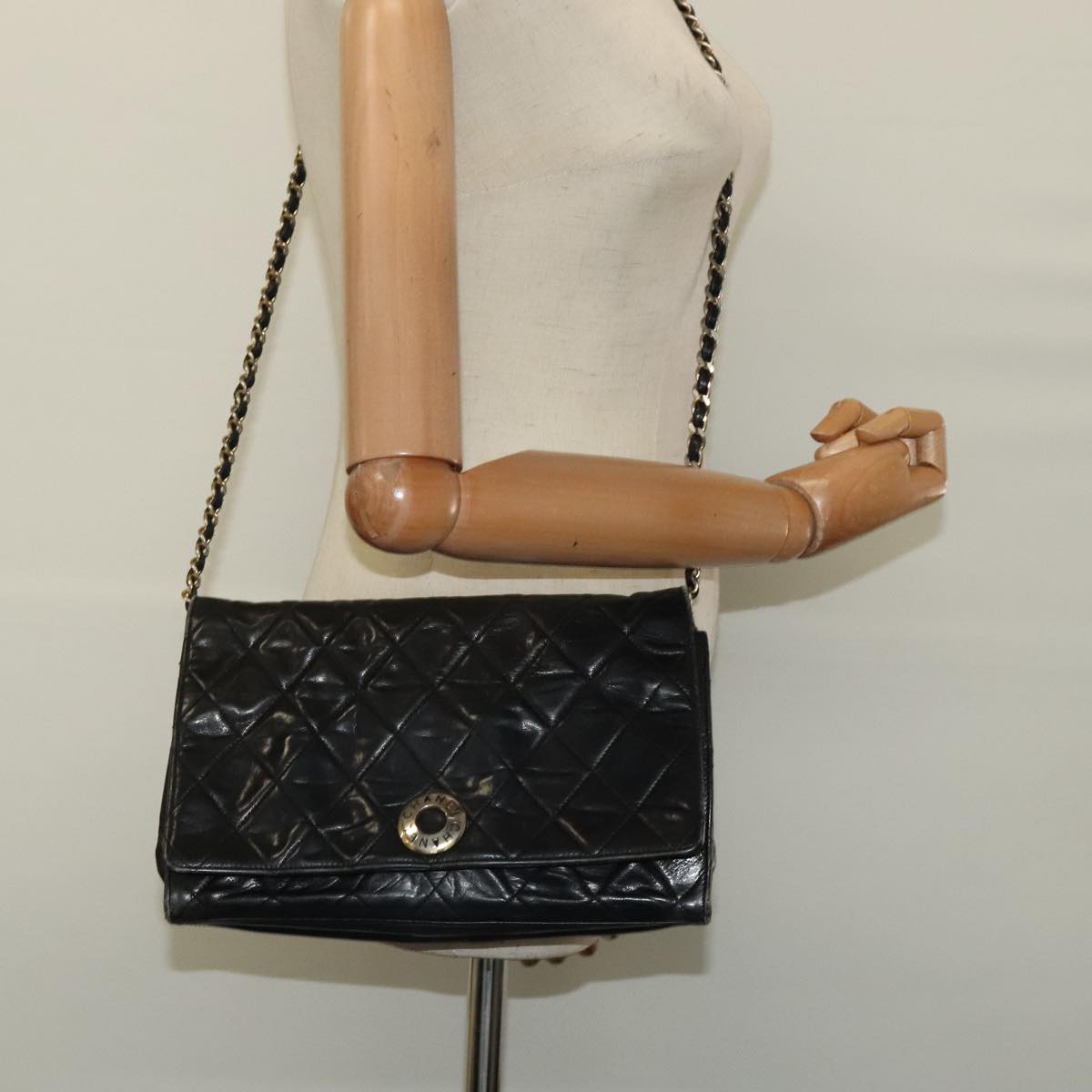 CHANEL Matelasse Chain Shoulder Bag Leather Black CC yk17057