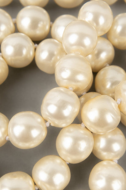Collier / sautoir de perles nacres Chanel