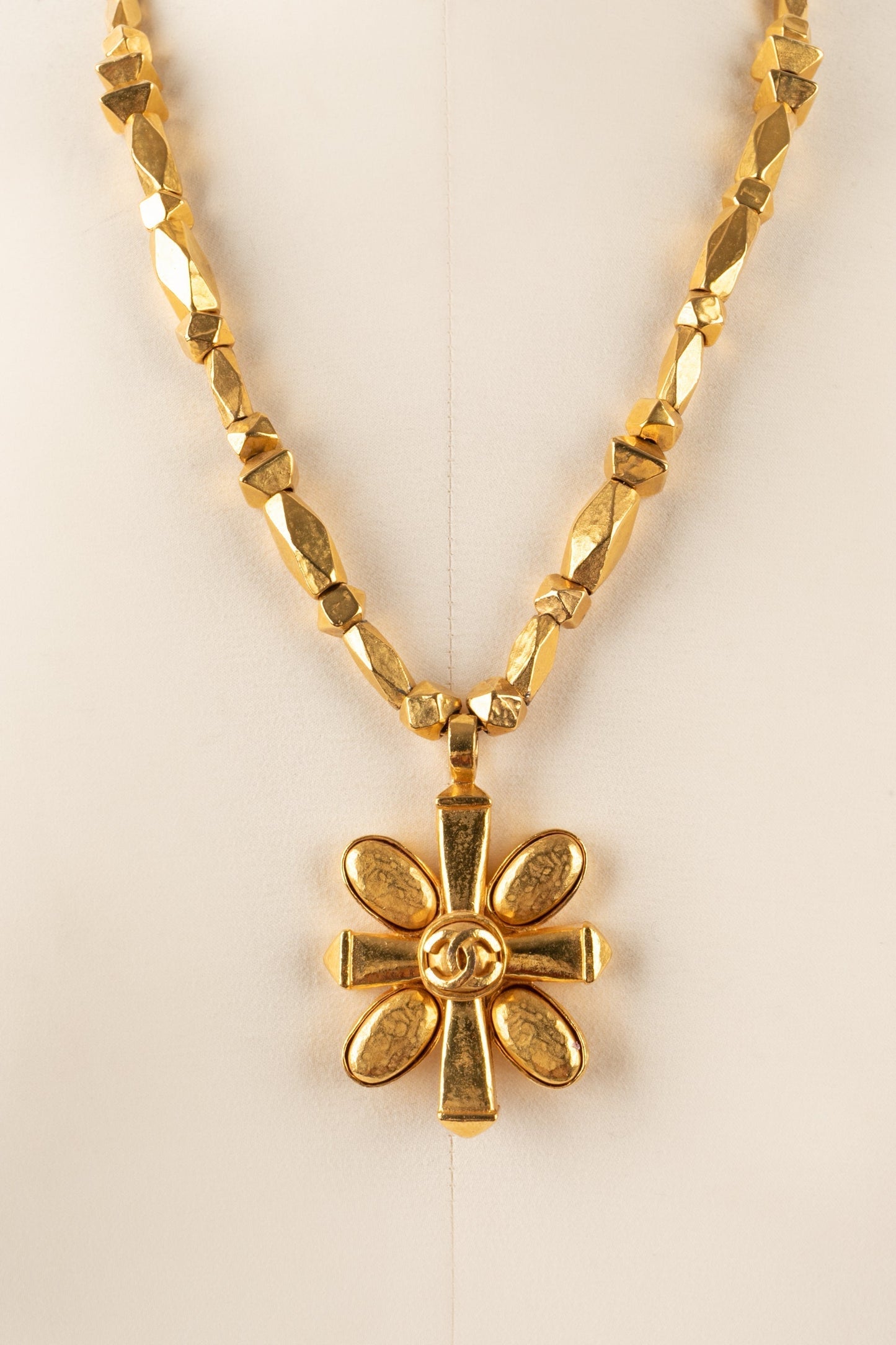 Collier croix Chanel Automne 1997