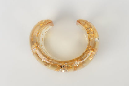 Bracelet manchette en lucite Chanel