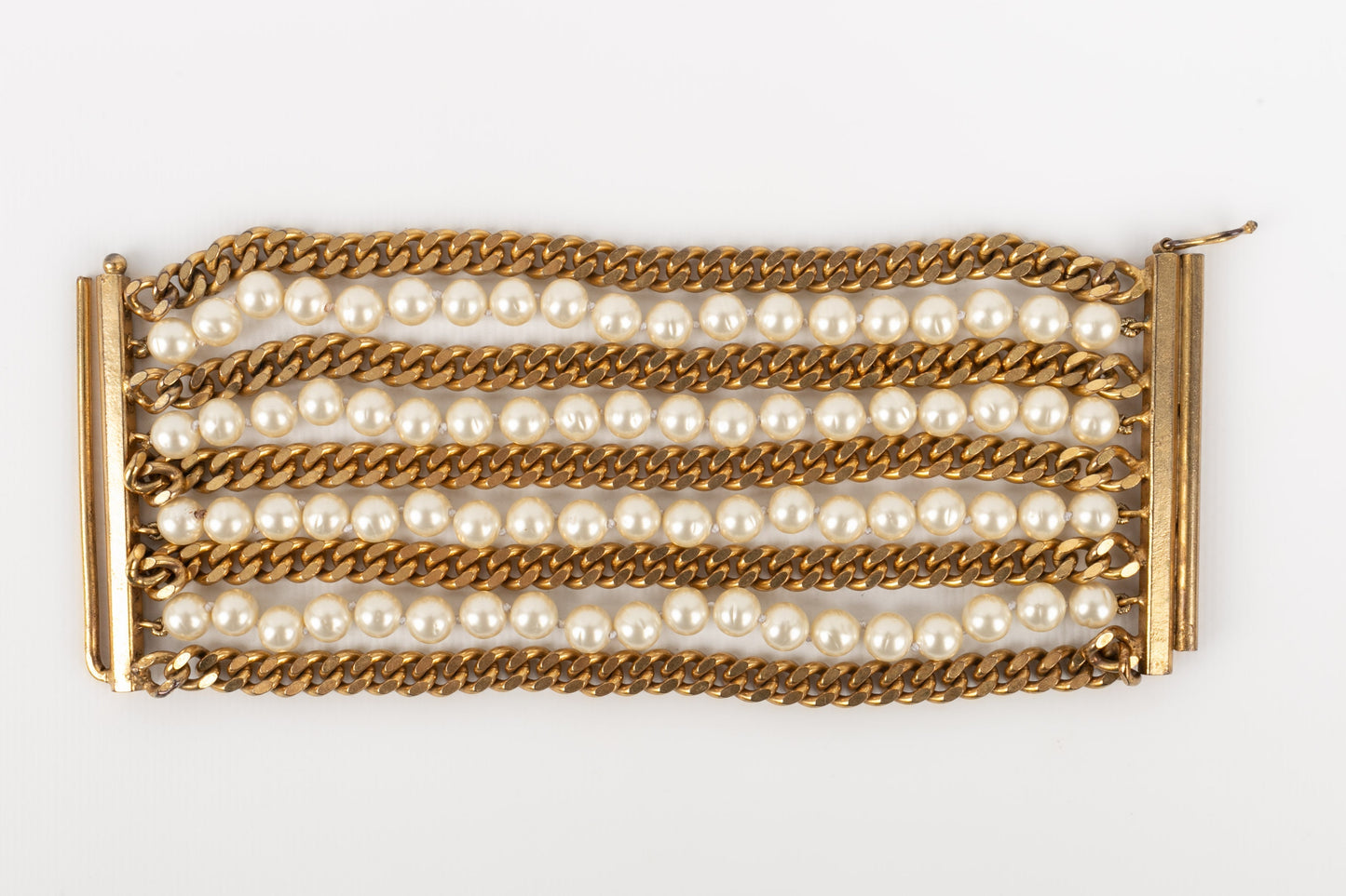 Bracelet de perles nacres Chanel