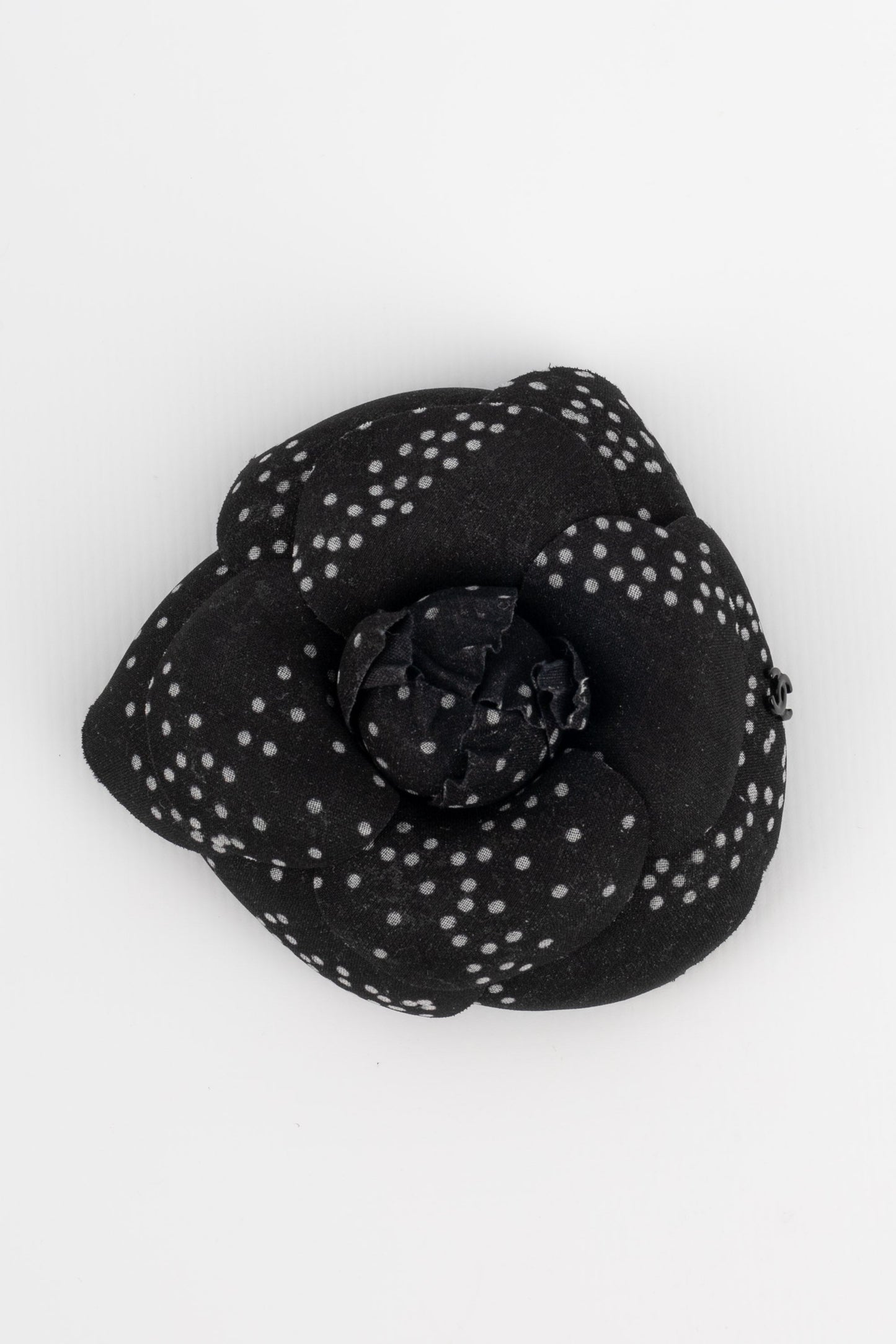 Broche camlia Chanel