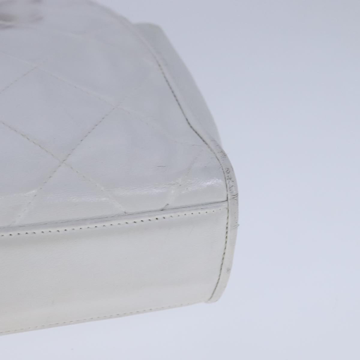 CHANEL Matelasse Shoulder Bag Leather White CC 106385