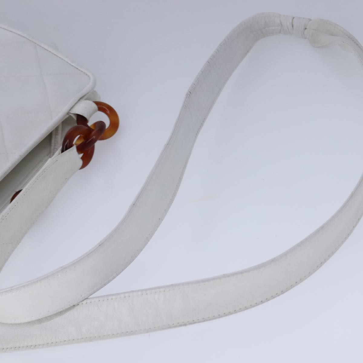 CHANEL Matelasse Shoulder Bag Leather White CC 106385