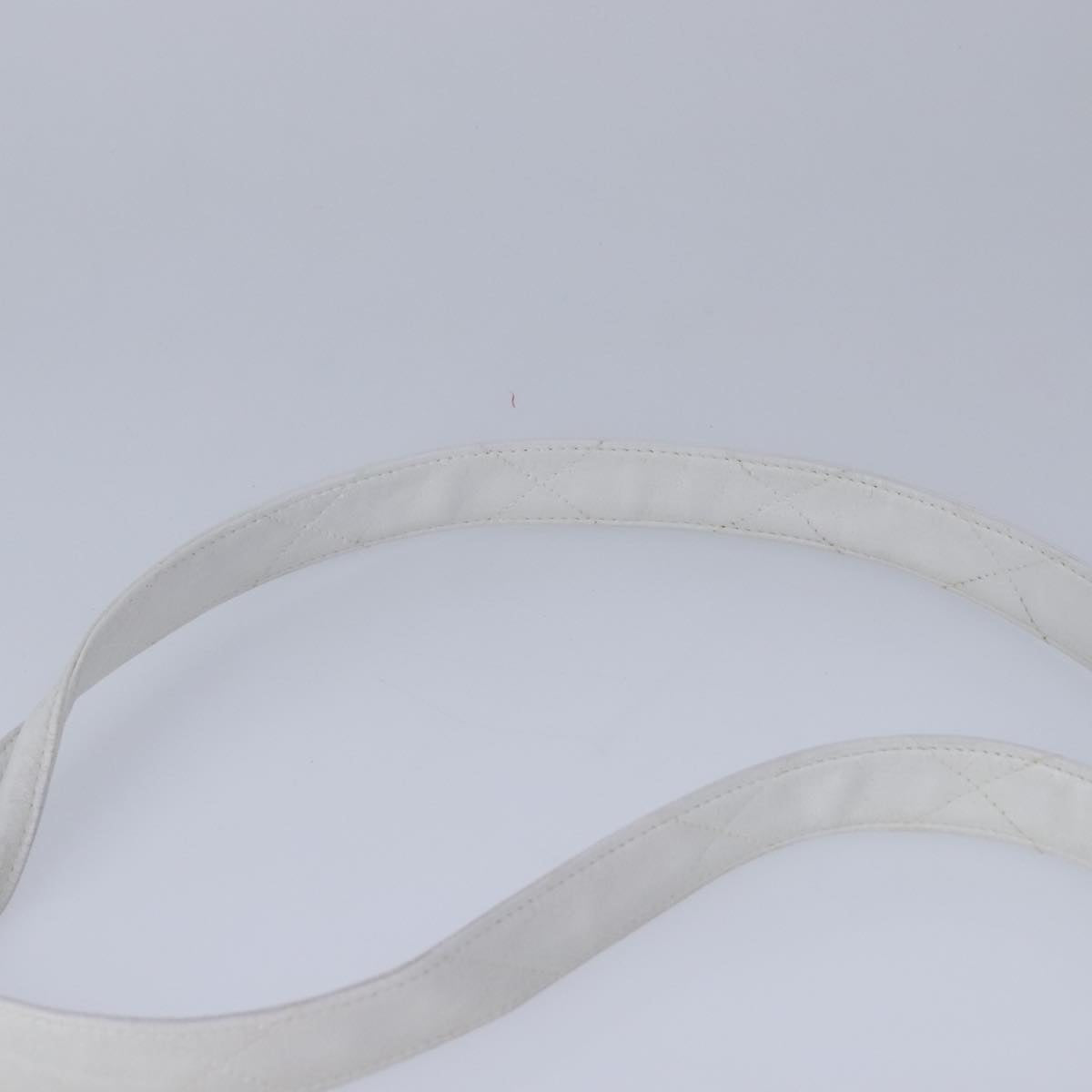 CHANEL Matelasse Shoulder Bag Leather White CC 106385