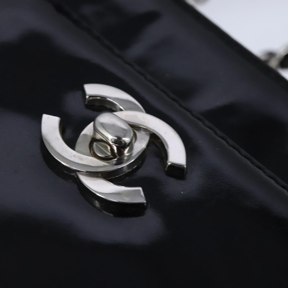 CHANEL Chain Shoulder Bag Patent leather Black CC 106395