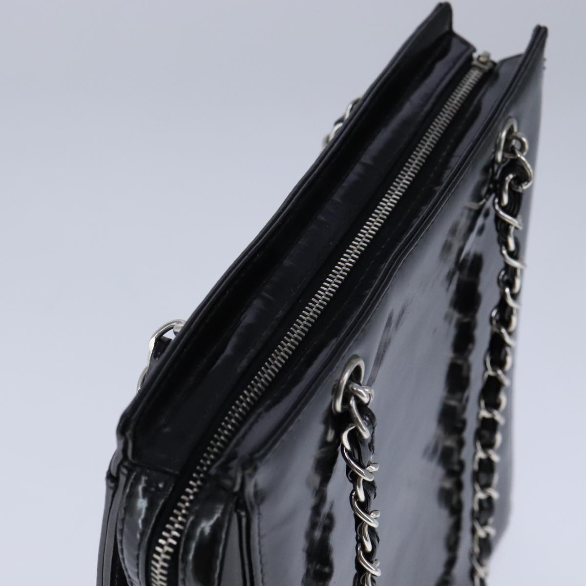 CHANEL Chain Shoulder Bag Patent leather Black CC 106395