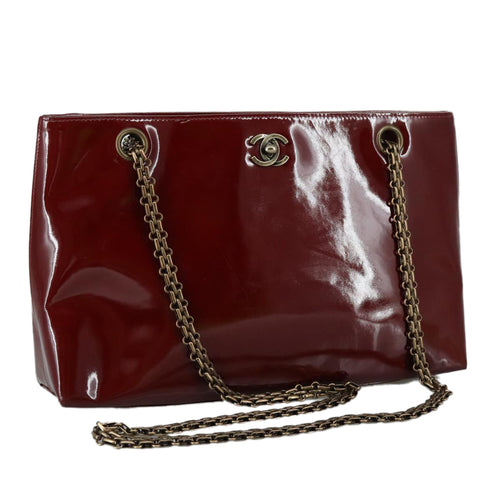 CHANEL Chain Shoulder Bag Patent leather Red CC 106421