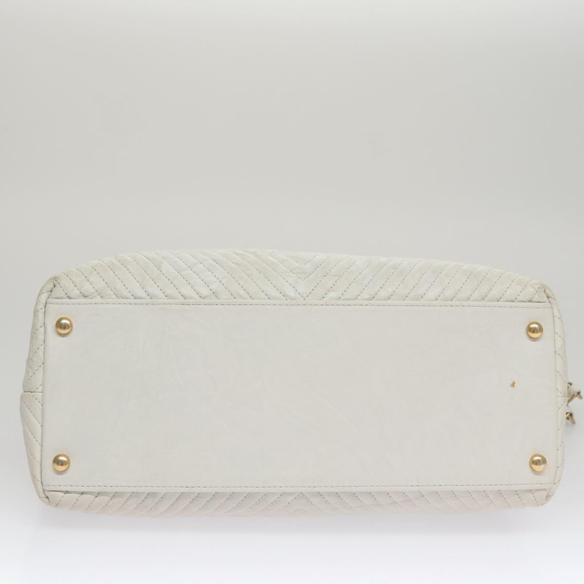 CHANEL Chain V Stitch Shoulder Bag Leather White Gold CC 106441