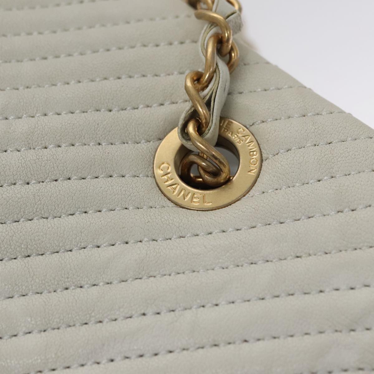 CHANEL Chain V Stitch Shoulder Bag Leather White Gold CC 106441
