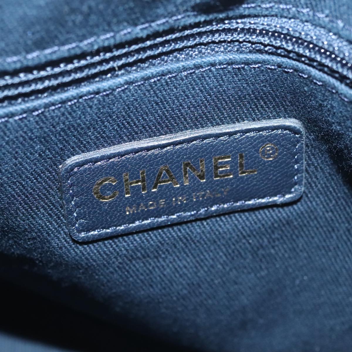 CHANEL Chain V Stitch Shoulder Bag Leather White Gold CC 106441