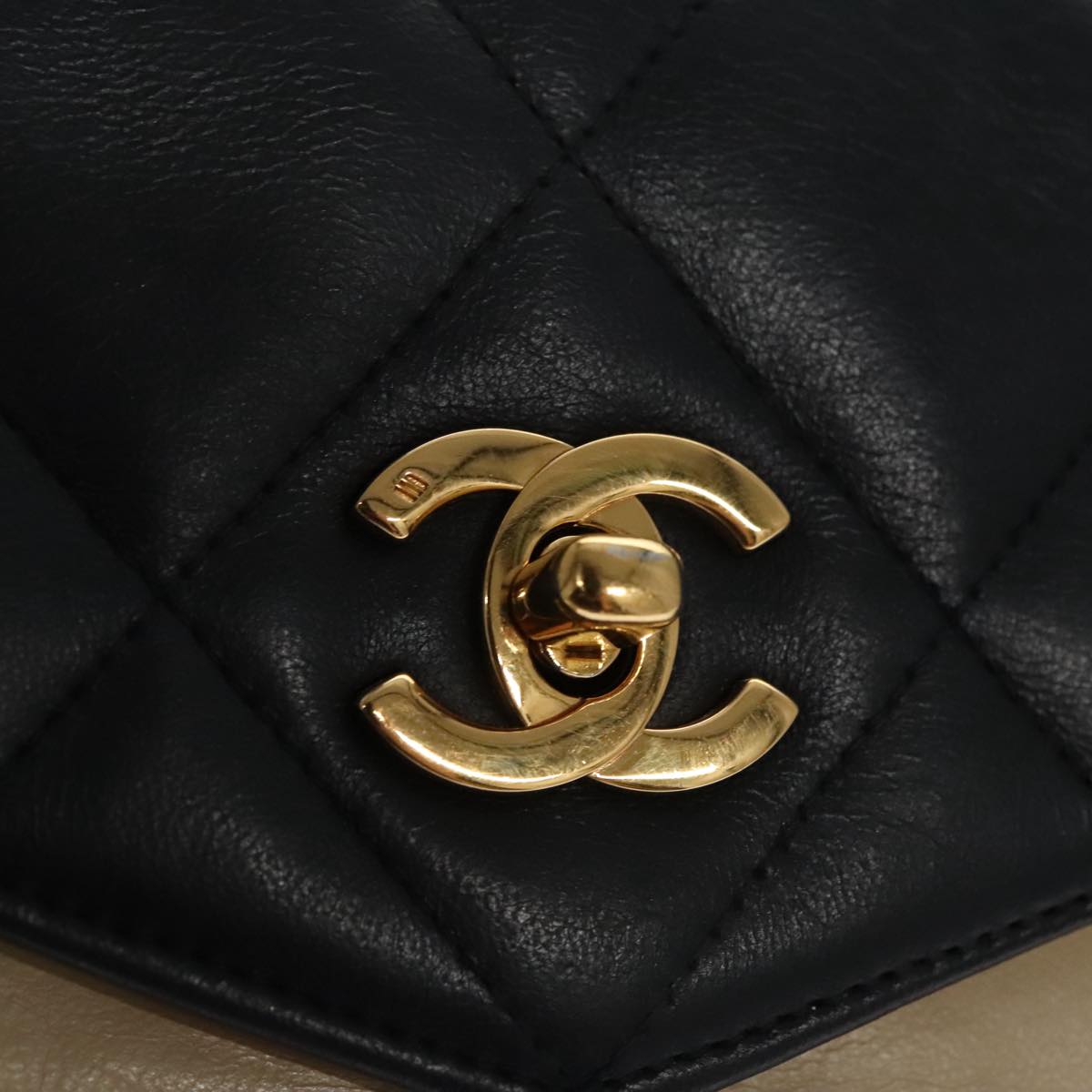 CHANEL Matelasse Chain Shoulder Bag Lamb Skin Beige Gold black CC 106446