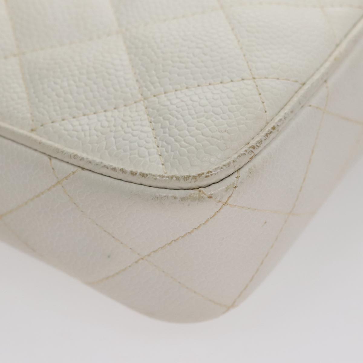 CHANEL Matelasse Chain Shoulder Bag Caviar Skin White Gold CC 107702