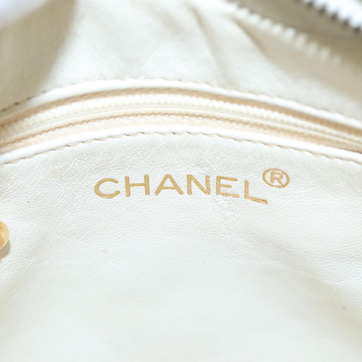 CHANEL Matelasse Chain Shoulder Bag Caviar Skin White Gold CC 107702