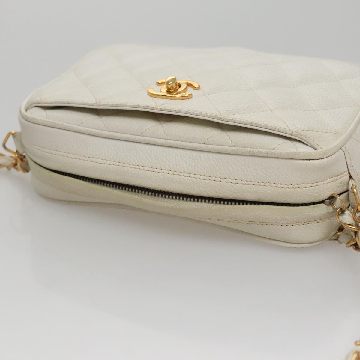 CHANEL Matelasse Chain Shoulder Bag Caviar Skin White Gold CC 107702