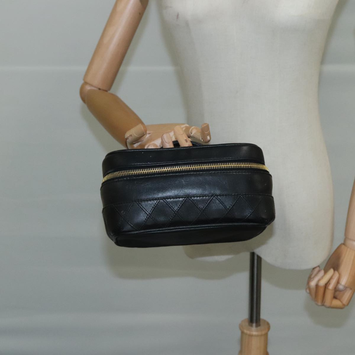 CHANEL Bicolore Vanity Hand Bag Leather Black Gold CC 108585