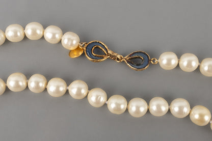 Collier / sautoir de perles nacres Chanel