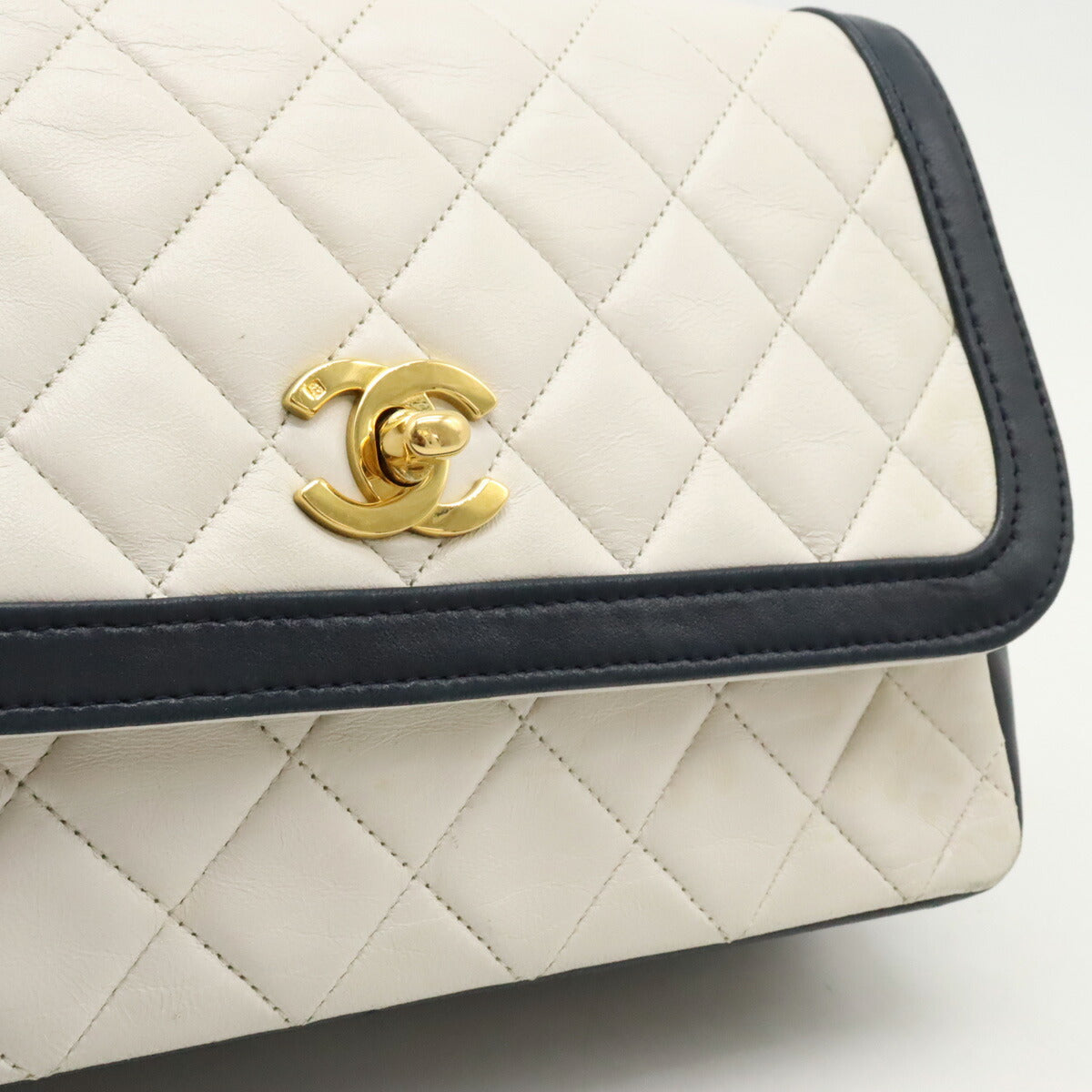 Chanel Matelasse Leather Shoulder Bag