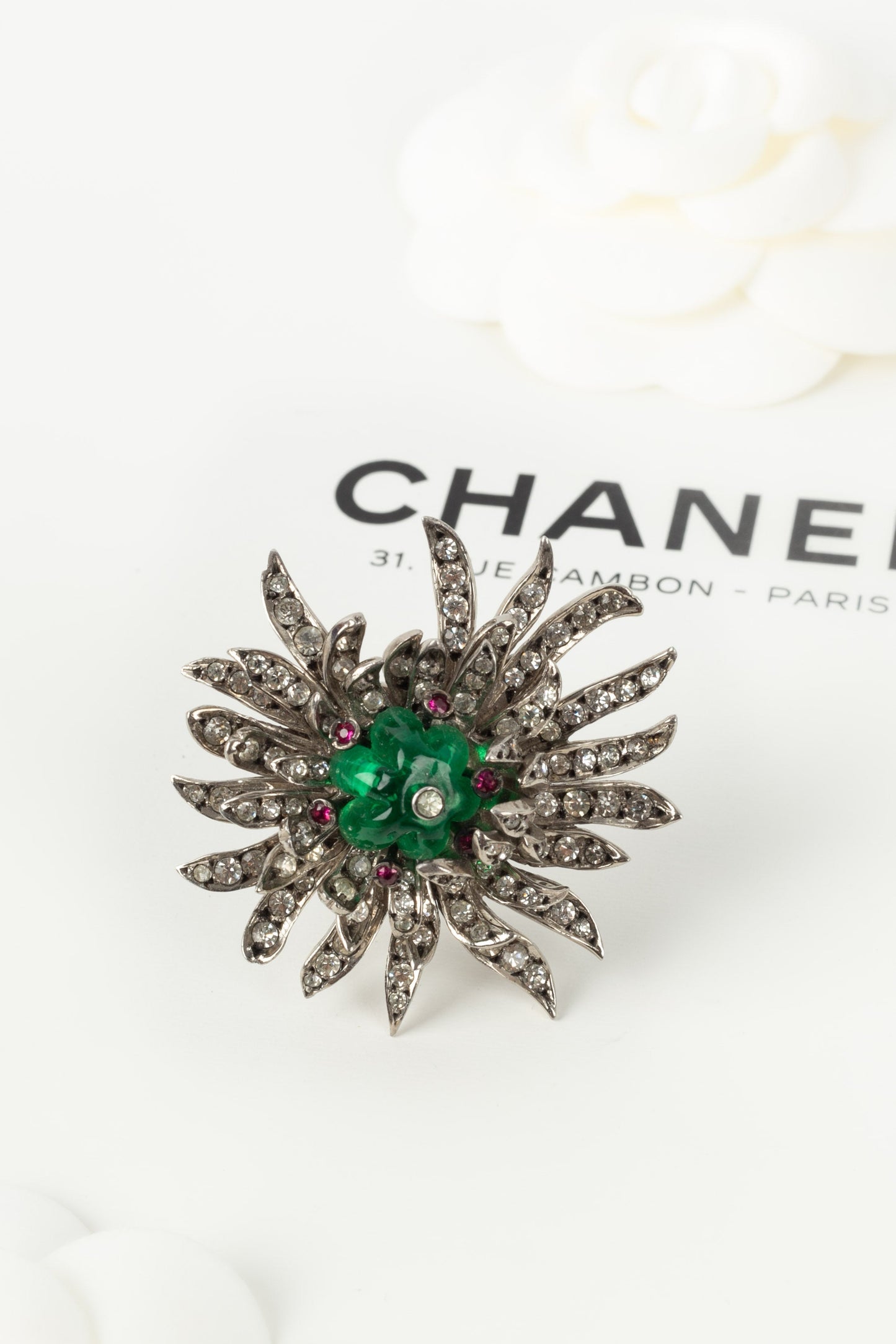 Broche Gripoix pour Chanel