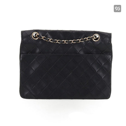 Chanel CC Quilted Leather Flap Bag Leather Shoulder Bag in New Condition