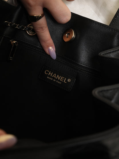 Chanel 2019 Lambskin Bucket Chain Bag