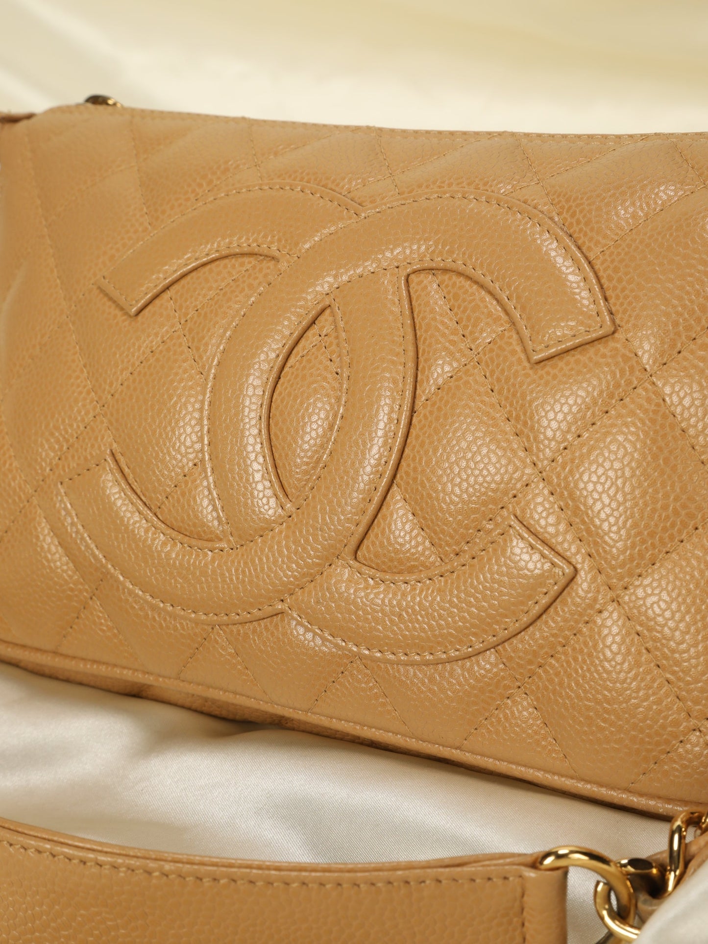 Chanel Caviar Beige Pochette