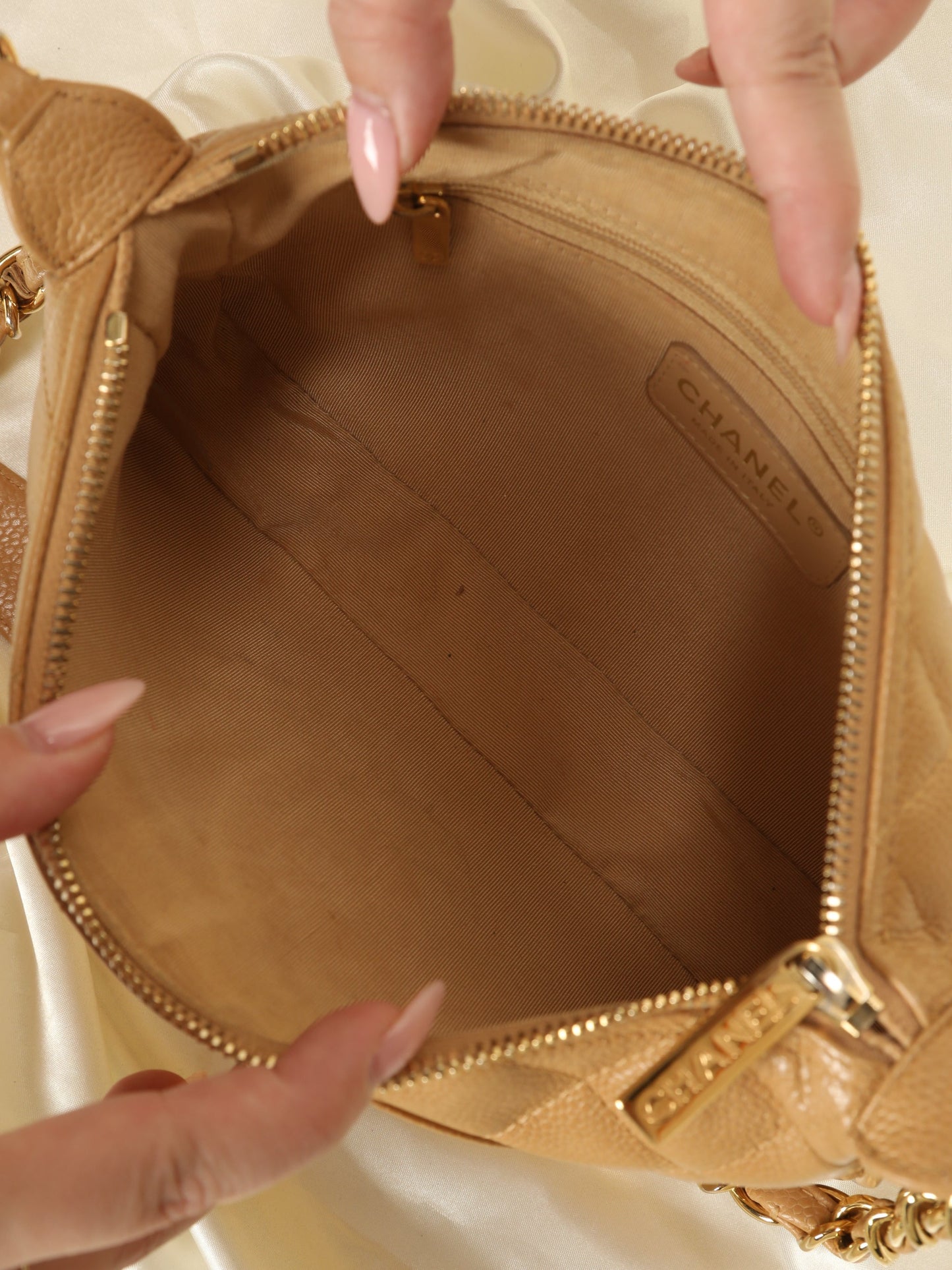 Chanel Caviar Beige Pochette