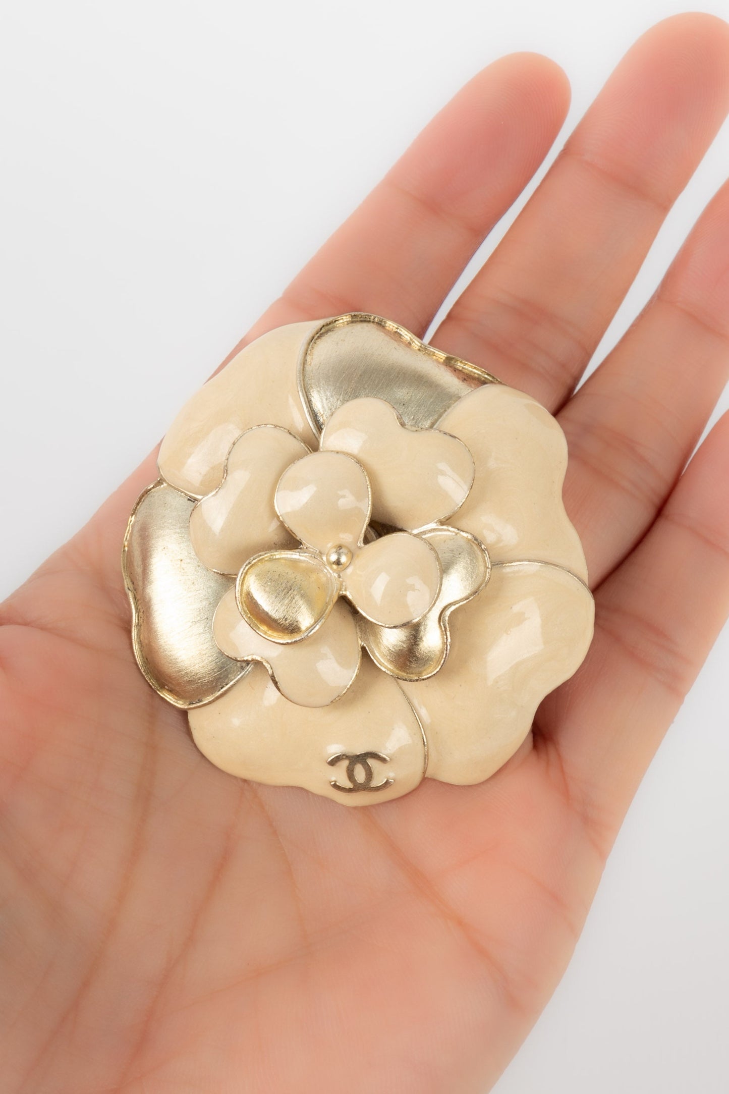 Broche camlia Chanel 2007