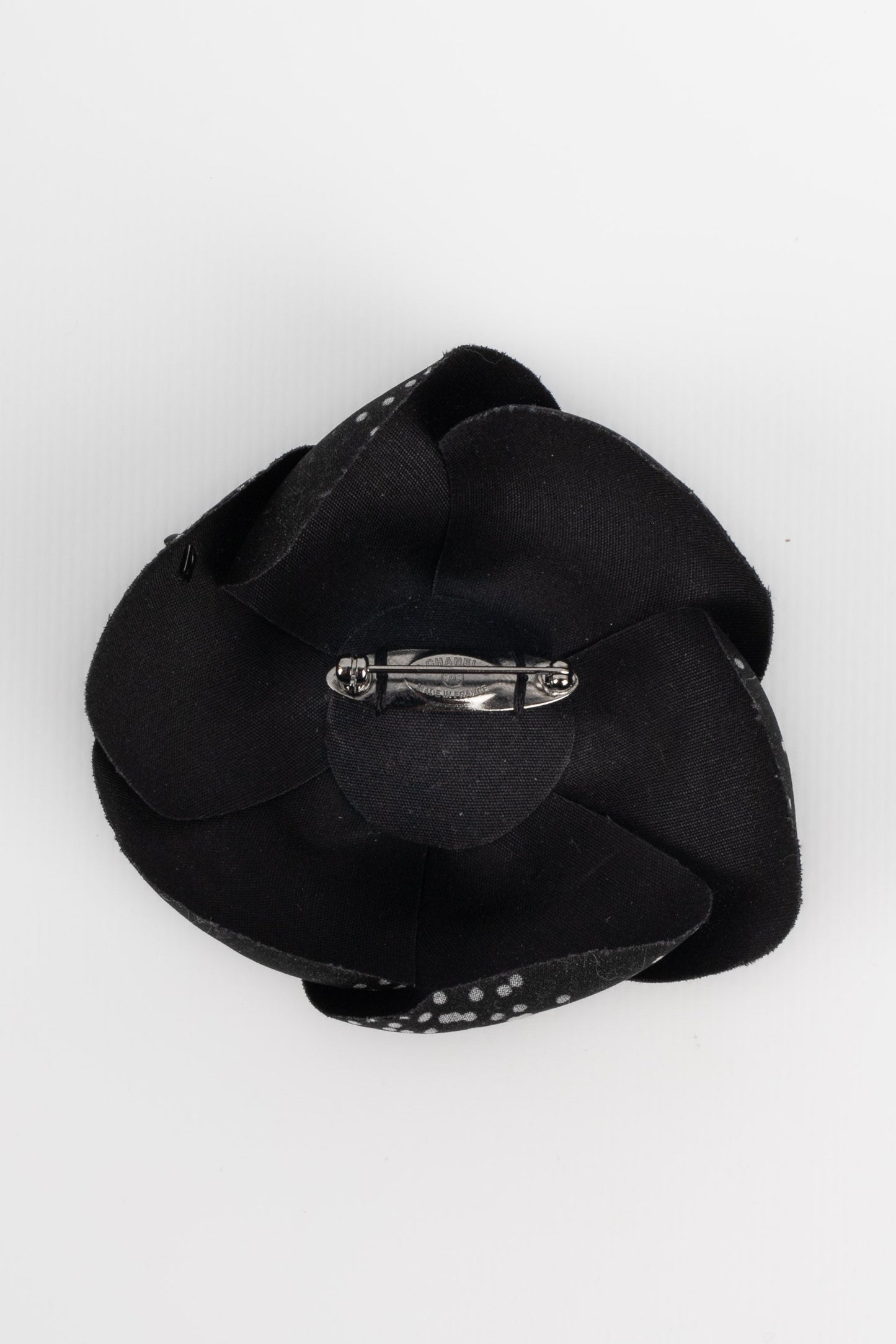 Broche camlia Chanel