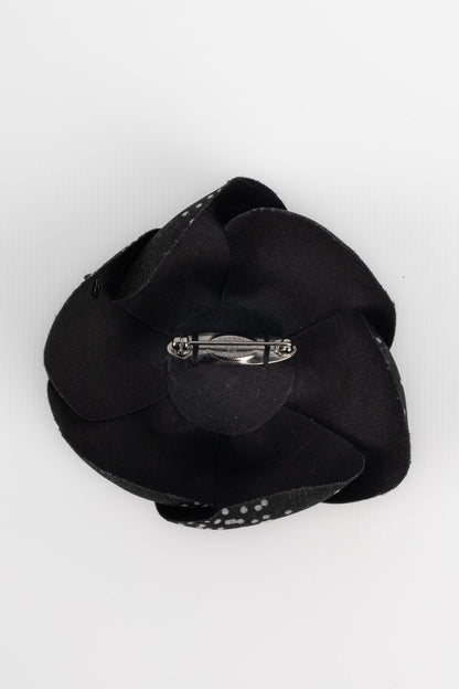 Broche camlia Chanel